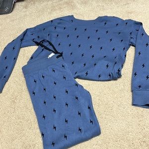 PJ salvage set…size XS. Top/jogger included.